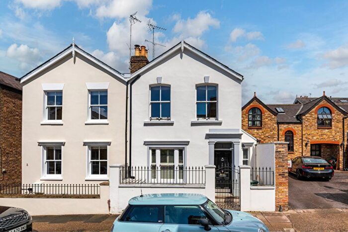 4 Bedroom Semi-Detached House For Sale In Grosvenor Road, Richmond, TW10