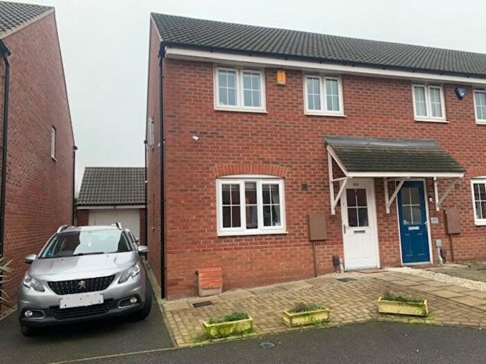 3 Bedroom Semi Detached House For Sale In Kenbrook Road, Hucknall, Nottingham, NG15