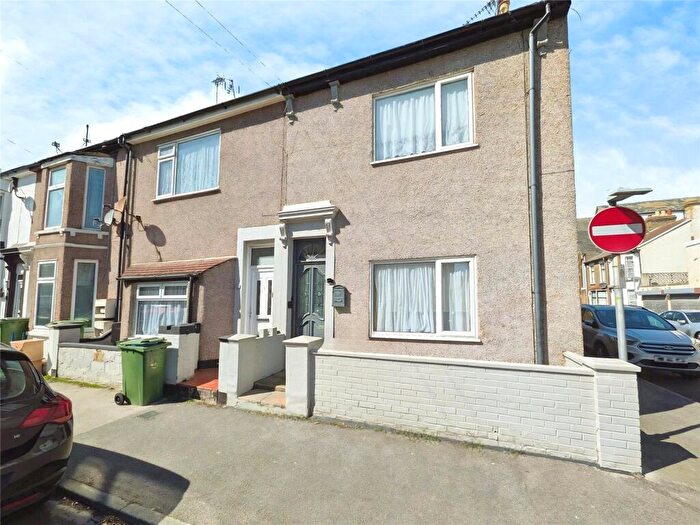 3 Bedroom End Of Terrace House For Sale In Alma Road, Sheerness, Kent, ME12