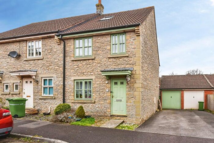 4 Bedroom End Of Terrace House For Sale In Rivers Reach, Frome, BA11