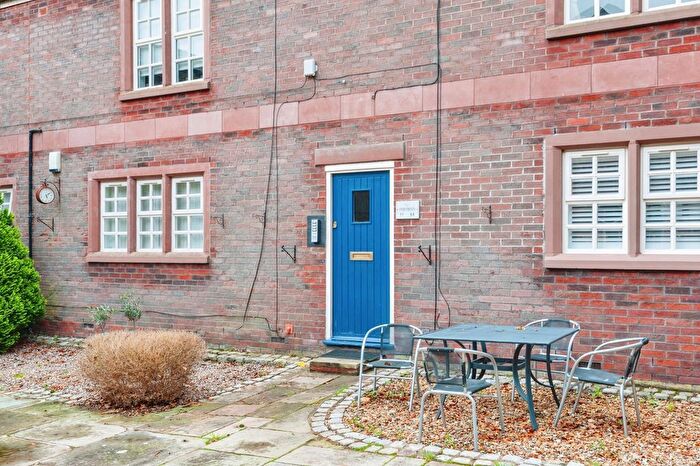 2 Bedroom Flat For Sale In Prestbury Drive, St. Helens, Merseyside, WA10