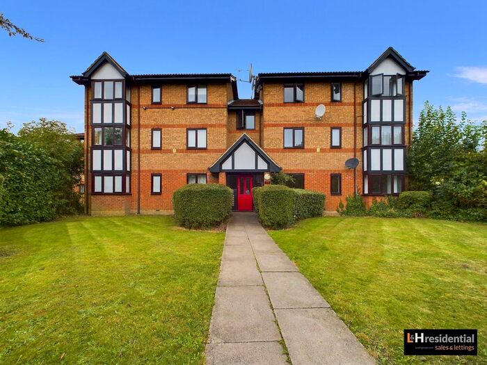 1 Bedroom Flat To Rent In Dalrymple Close, London, N14