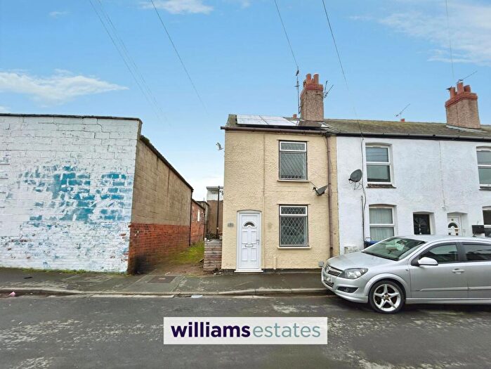 2 Bedroom End Of Terrace House To Rent In Brook Park Avenue, Prestatyn, LL19