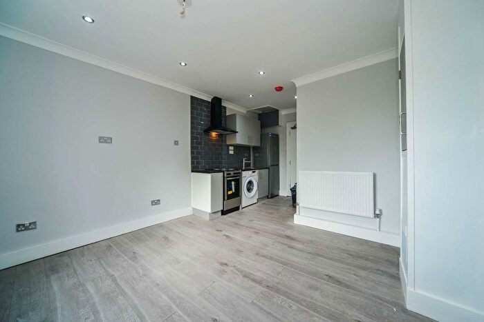 Studio To Rent In Cheltenham Road, Nunhead, London, SE15