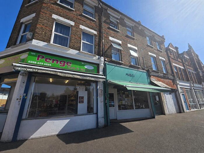 Studio To Rent In Maple Road, London, SE20
