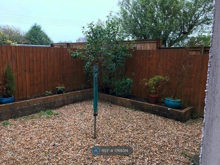 1 Bedroom Semi-Detached House To Rent In Byan Close, Truro Cornwall, TR3