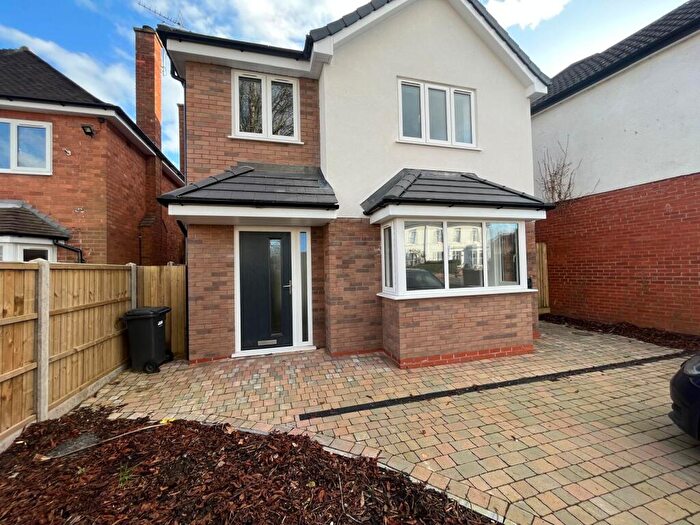 3 Bedroom House To Rent In Hurcott Road, DY10