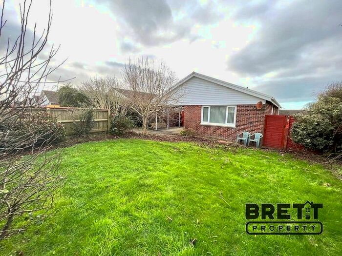 3 Bedroom Bungalow To Rent In Fleming Way, Neyland, Milford Haven, Pembrokeshire. SA73
