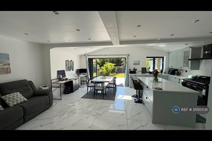 5 Bedroom Semi-Detached House To Rent In Waverley Road, Harrow, HA2