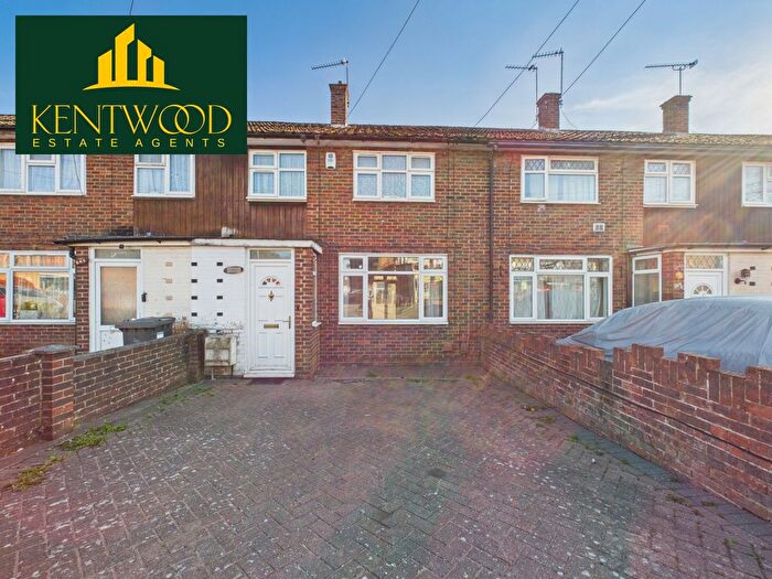 3 Bedroom Terraced House To Rent In Trelawney Avenue, SL3