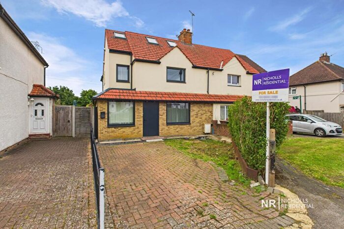 3 Bedroom Semi Detached House For Sale In Ridge Road, Sutton, Surrey., SM3