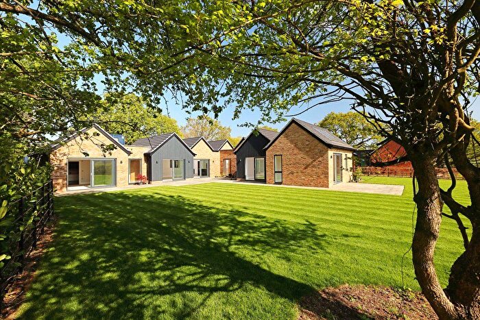 3 Bedroom Detached House For Sale In Effingham Common, Effingham, KT24