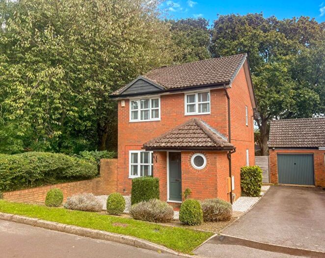 3 Bedroom House For Sale In Suffolk Close, Wimborne, BH21