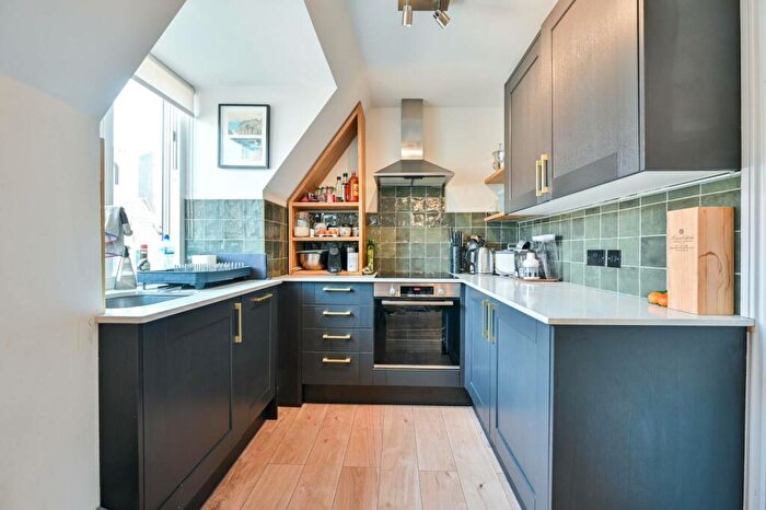 2 Bedroom Flat For Sale In Goldwell House, East Dulwich, London, SE22