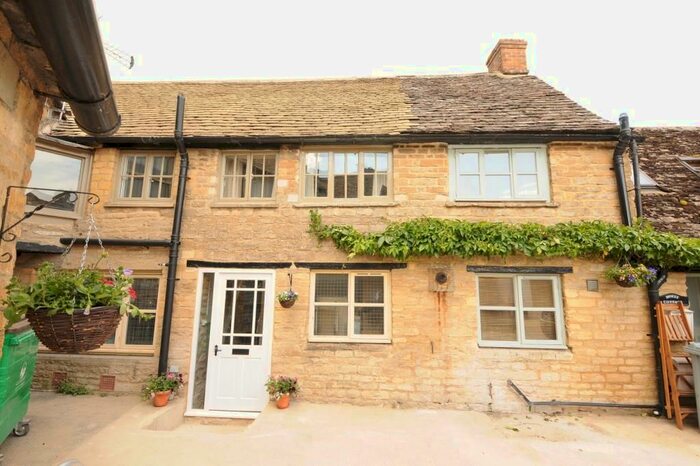 1 Bedroom Flat To Rent In Duttons Courtyard, Bampton, OX18