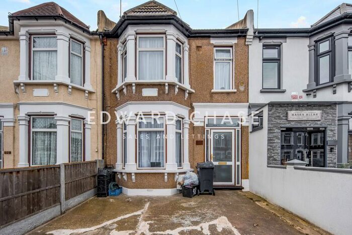 3 Bedroom Terraced House To Rent In Windsor Road, Ilford, IG1