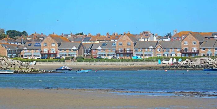 1 Bedroom Flat To Rent In Wyke Regis - Weymouth, DT4