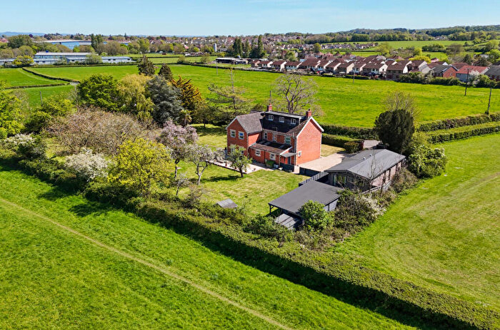 5 Bedroom Detached House For Sale In Asney Road, Walton, BA16