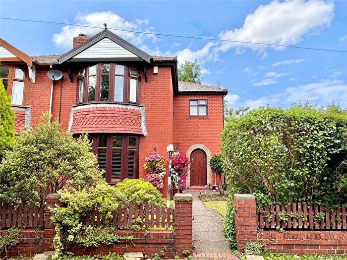 3 Bedroom Semi-Detached House For Sale In Heights Lane, Chadderton Fold, Oldham, OL1