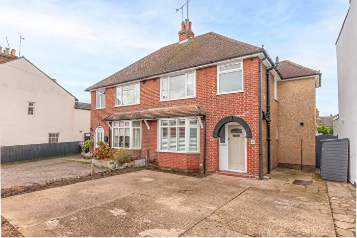 3 Bedroom Semi Detached House For Sale In Heath Road, Leighton Buzzard, LU7