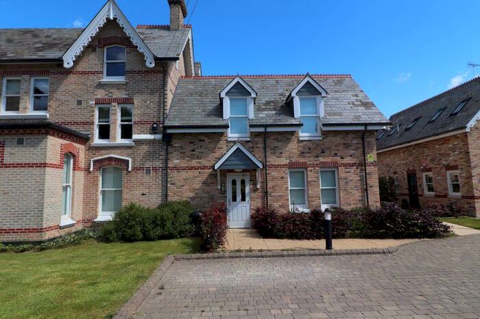 2 Bedroom Detached House To Rent In Available Th July - Bedroom Apartment Cavendish Road, BH1