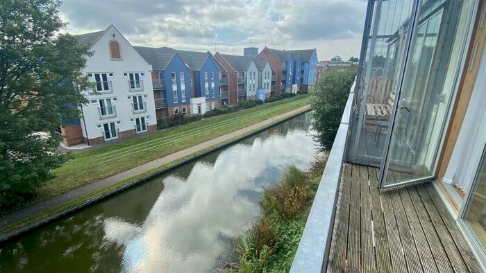 4 Bedroom Town House To Rent In Electric Wharf, Coventry, CV1