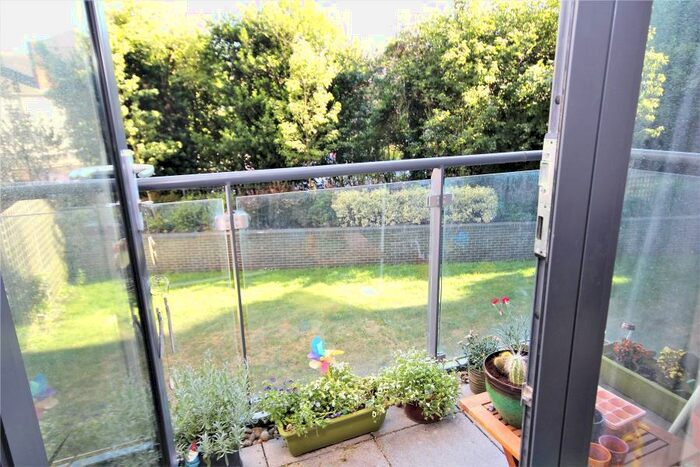 1 Bedroom Apartment To Rent In Woking, GU22