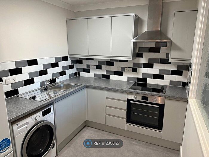 Studio To Rent In St. Moritz, Torquay, TQ2