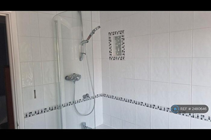 4 Bedroom Semi-Detached House To Rent In Spencer Drive, Lee-On-The-Solent, PO13
