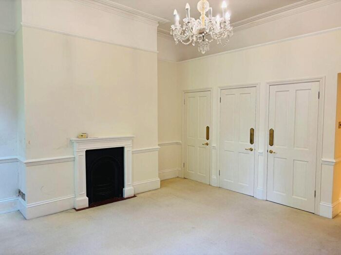 1 Bedroom Apartment To Rent In Netherhall Gardens, Hampstead, NW3