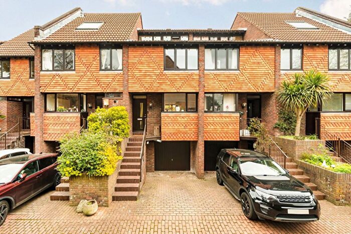 3 Bedroom Property For Sale In Mallard Place, Strawberry Hill, TW1