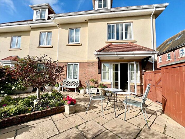 2 Bedroom Apartment For Sale In Stuart Road, Highcliffe, Christchurch, Dorset, BH23