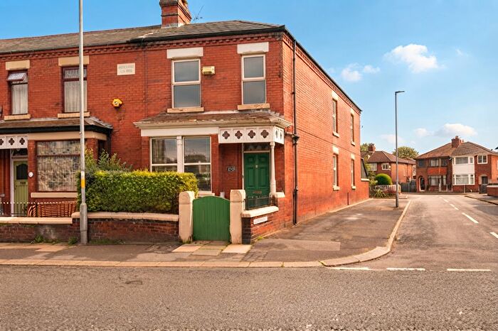 4 Bedroom End Of Terrace House For Sale In Edge Lane, Droylsden, M43