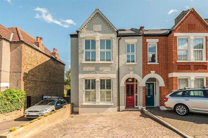 5 Bedroom Terraced House For Sale In Heathwood Gardens, Charlton, SE7