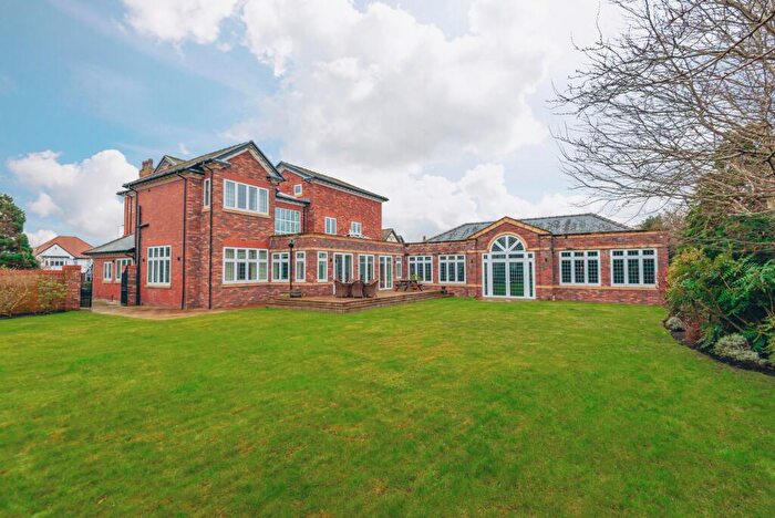 6 Bedroom Detached House For Sale In Lulworth Road, Southport, PR8