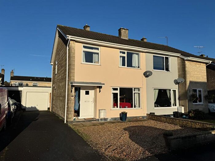 3 Bedroom Semi Detached House For Sale In Riverside Close, Midsomer Norton, BA3