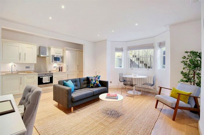 2 Bedroom Flat To Rent In Warwick Gardens, Kensington, London, W14