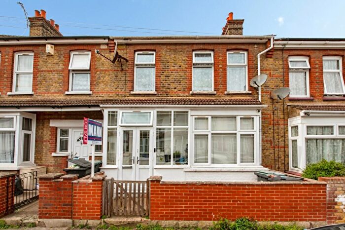 3 Bedroom Semi Detached House For Sale In Brook Road, Gravesend, Kent, DA11
