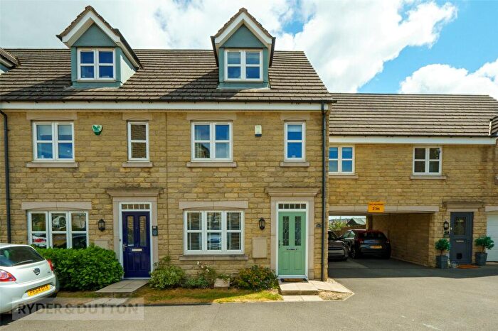3 Bedroom End Of Terrace House For Sale In Plover Mills, Lindley, Huddersfield, West Yorkshire, HD3