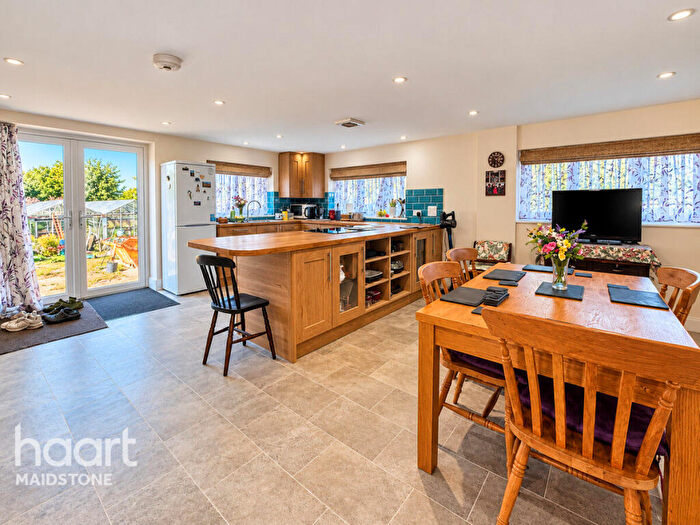 3 Bedroom Detached Bungalow For Sale In Heath Road, Maidstone, ME15