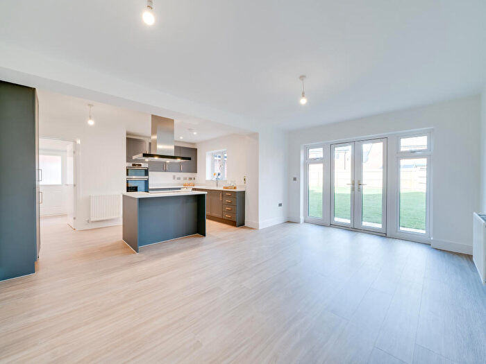 4 Bedroom Detached House For Sale In Kenilworth Gate, Leamington Road, Kenilworth, CV8