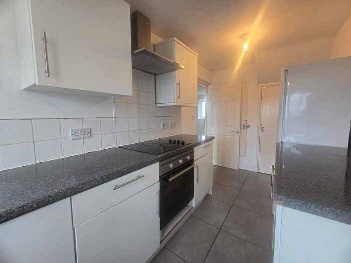 2 Bedroom Flat To Rent In Brett House, Coopers Walk, EN8