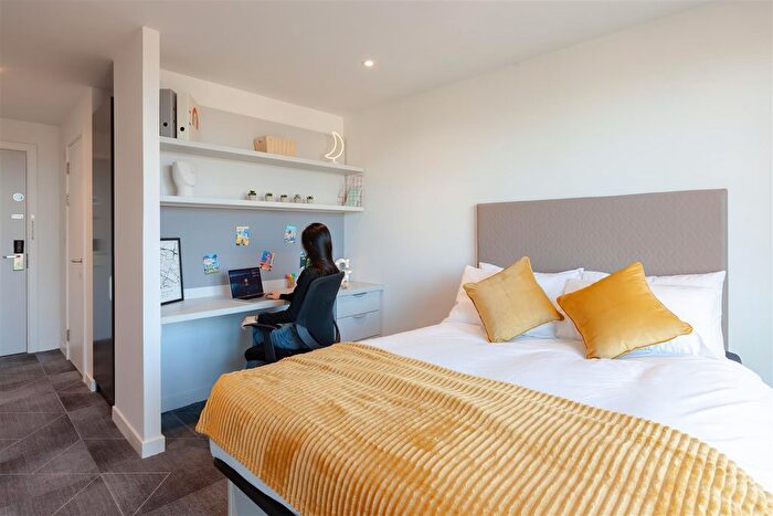 1 Bedroom Flat To Rent In New City Road, Glasgow, G4