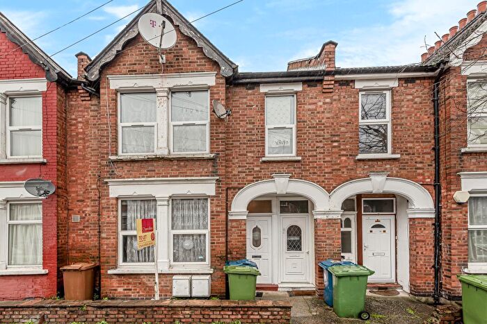 2 Bedroom Maisonette To Rent In Harrow, London, HA3