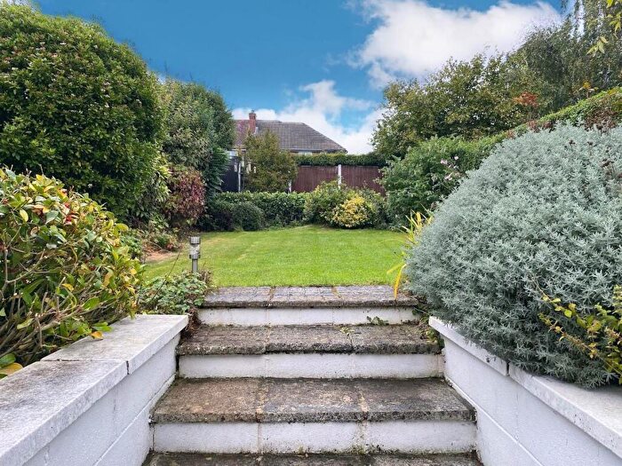 3 Bedroom Semi-Detached House For Sale In Harewood Road, Allestree, Derby, DE22