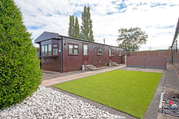 1 Bedroom Park Home For Sale In The Elms, Torksey, LN1