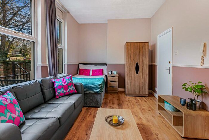 1 Bedroom Flat To Rent In Vinery Road, Leeds, LS4