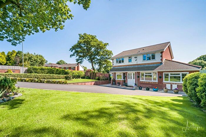 4 Bedroom Detached House For Sale In Rhiwlas, Neath, SA10