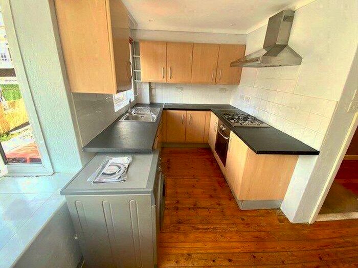 4 Bedroom Terraced House To Rent In Rectory Court, Botley, Southampton, Hampshire, SO30
