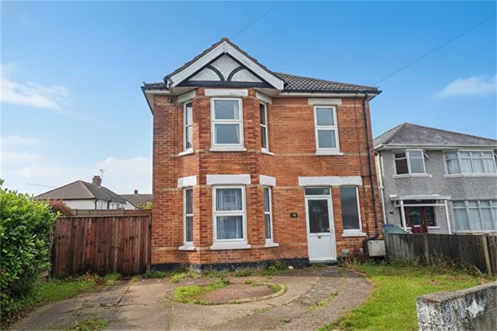 6 Bedroom House To Rent In Bedroom Detached House In Winton, BH9